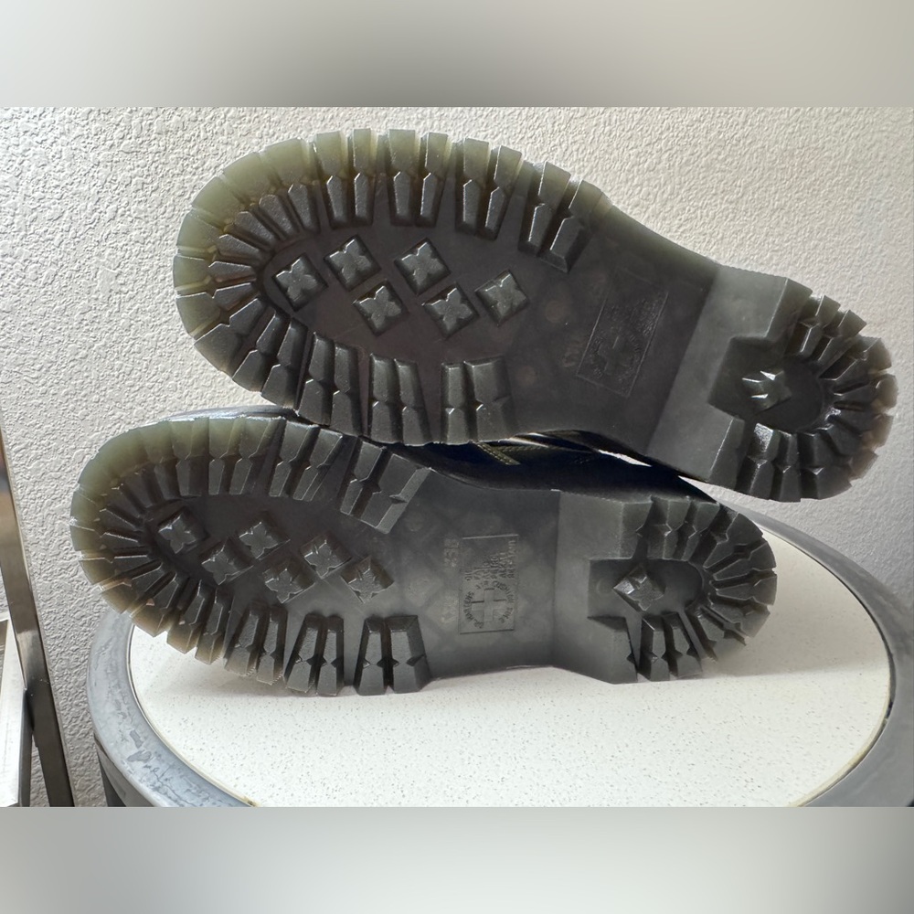 NEW Women DR MARTENS quad max distressed leather platform shoes lime green Sz 9 - Picture 8 of 8